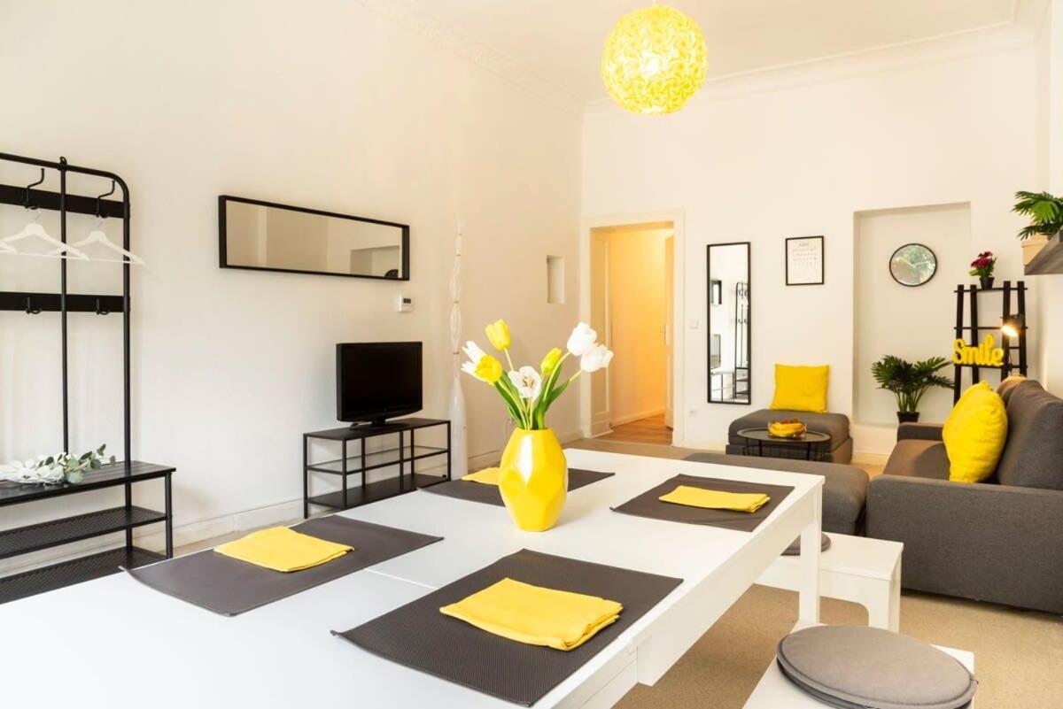 Modern 2 Bedroom Apartment In Berlin Schoeneberg Buitenkant foto