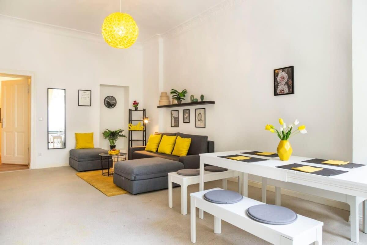 Modern 2 Bedroom Apartment In Berlin Schoeneberg Buitenkant foto