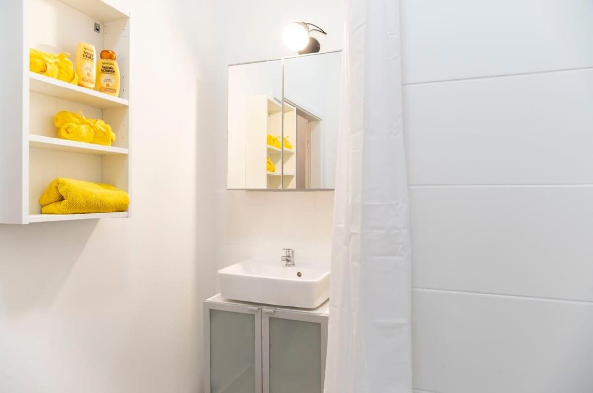 Modern 2 Bedroom Apartment In Berlin Schoeneberg Buitenkant foto